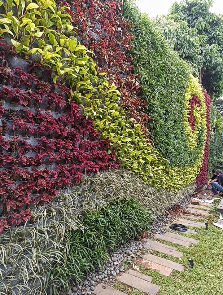 Vertikal Garden 1